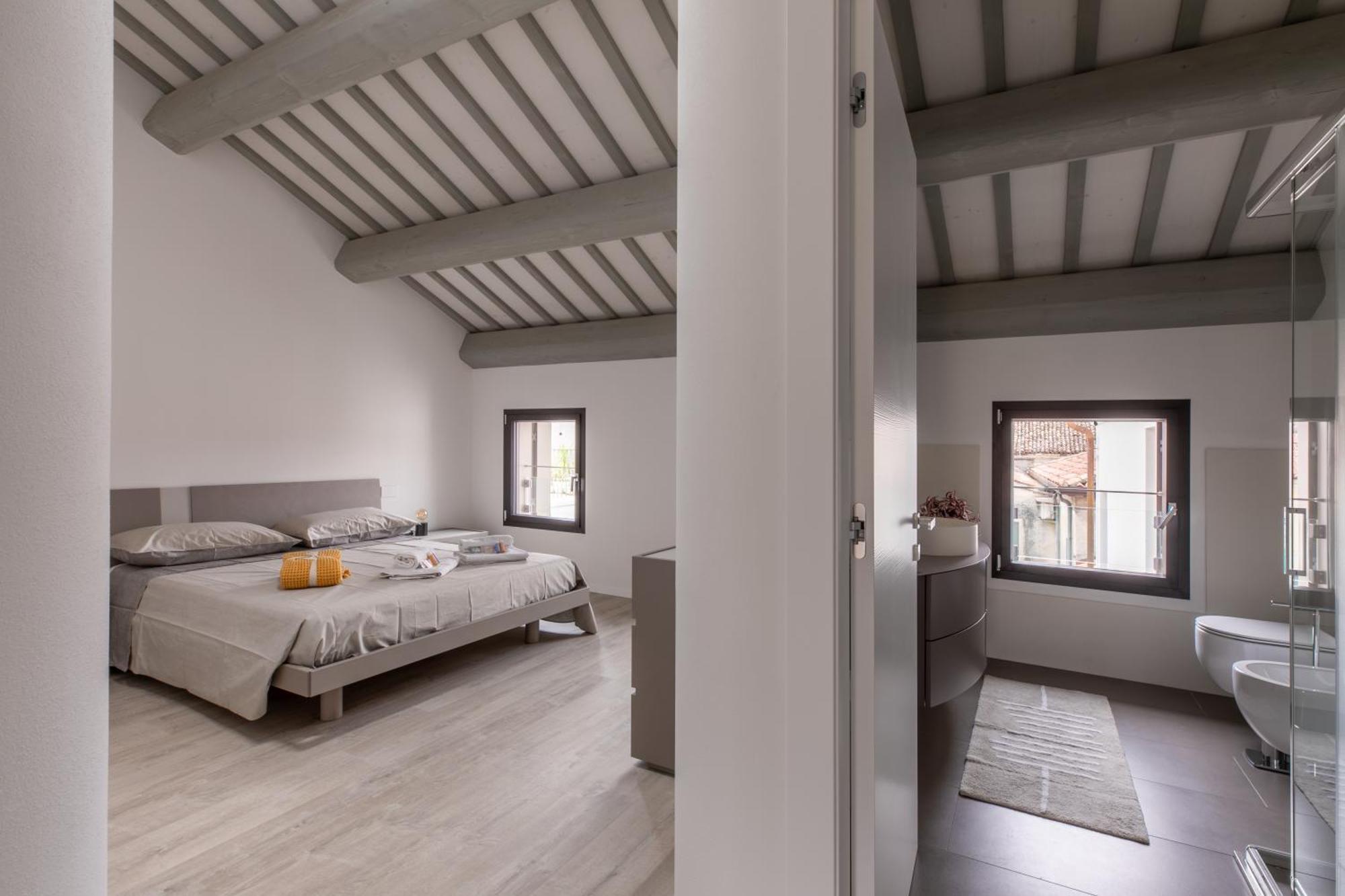 Corte Alle Mura - Mansarda Lux ชิตตาเดลลา ภายนอก รูปภาพ